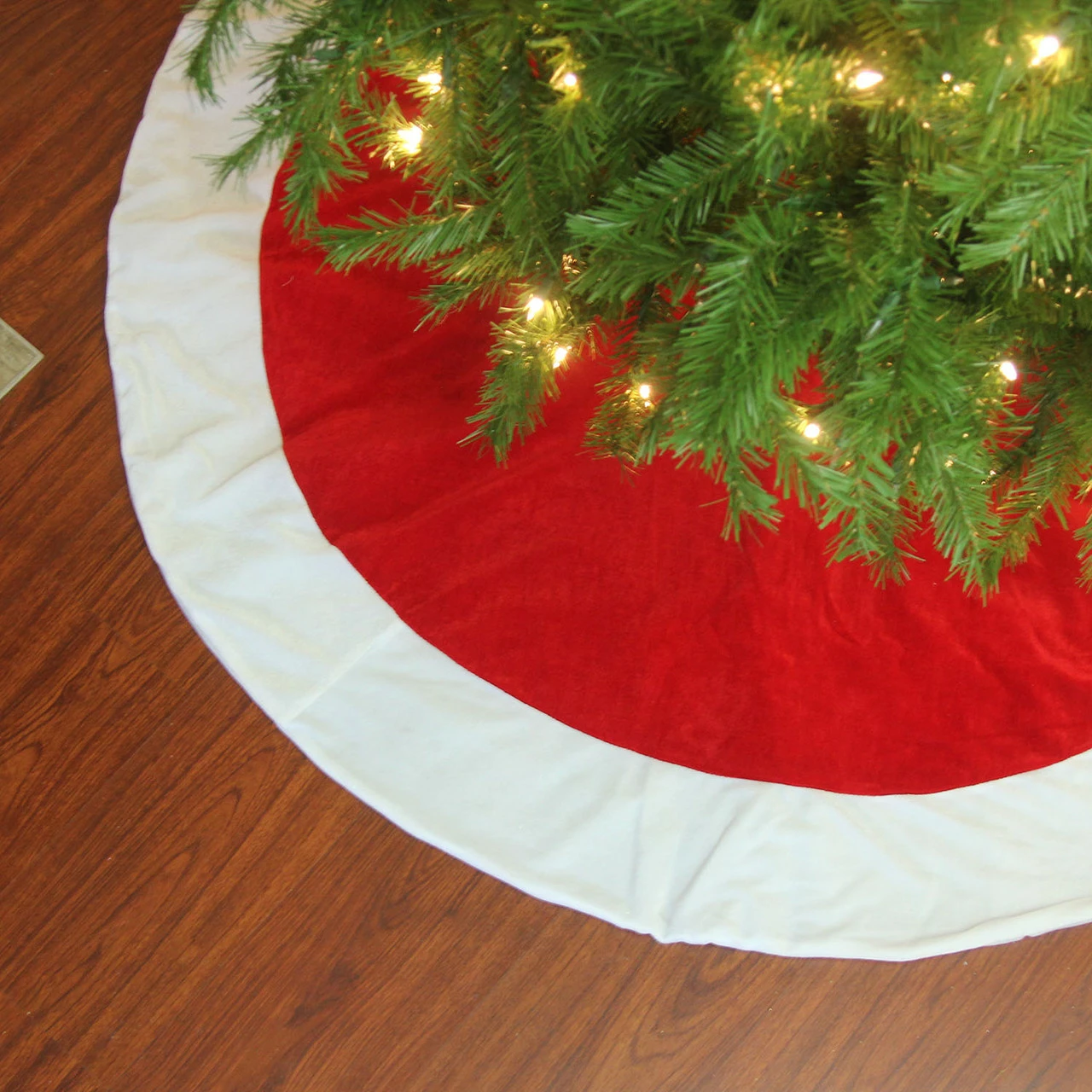 Northlight 60" Traditional Red Christmas Tree Skirt With White Trim 3 Northlight 60" Traditional Red Christmas Tree Skirt With White Trim - Image 3