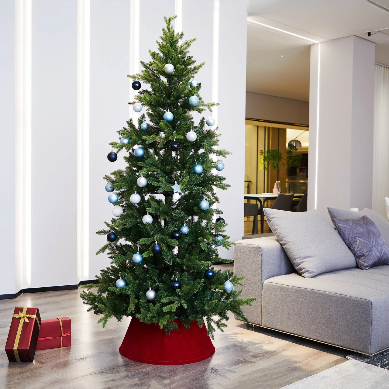 Northlight 22" Red Velvet Christmas Tree Collar 2 Northlight 22" Red Velvet Christmas Tree Collar - Image 2