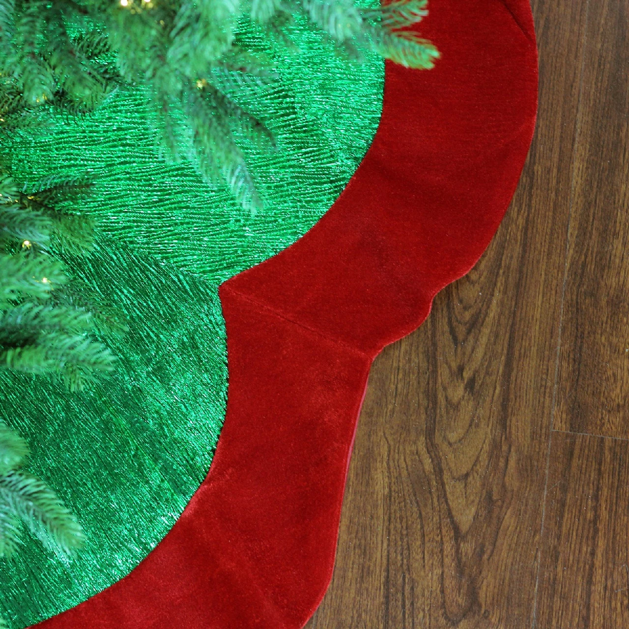 Northlight 60" Metallic Green And Red Trim Scalloped Edge Christmas Tree Skirt 3 Northlight 60" Metallic Green And Red Trim Scalloped Edge Christmas Tree Skirt - Image 3