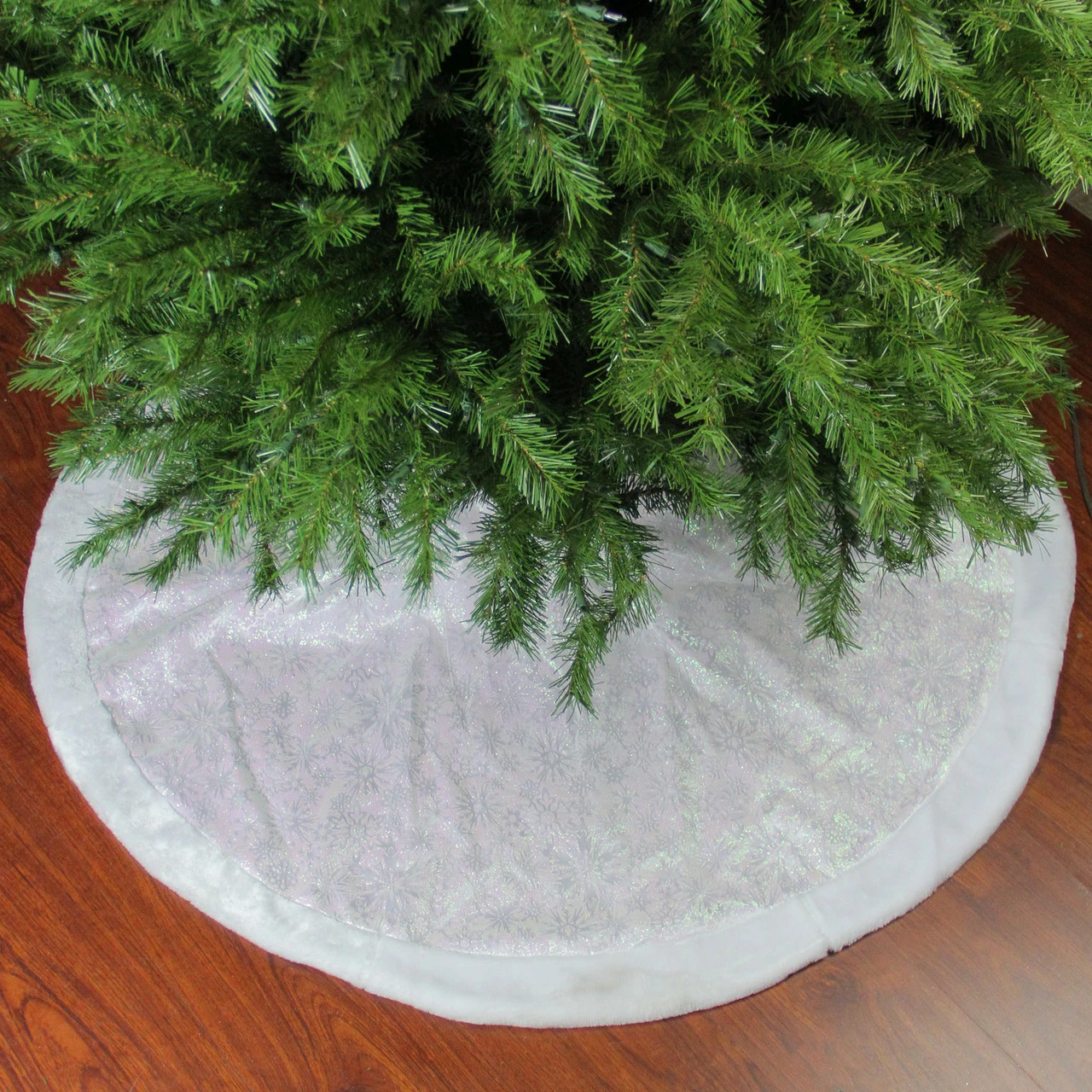 Northlight 48" White Iridescent Glitter Snowflake Christmas Tree Skirt 2 Northlight 48" White Iridescent Glitter Snowflake Christmas Tree Skirt - Image 2